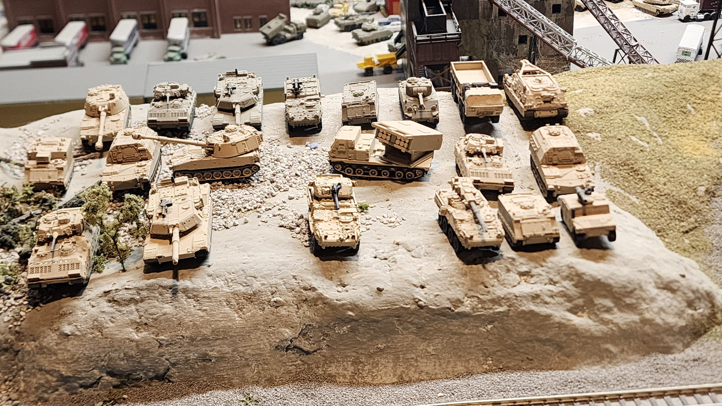N Scale 1:160 Stryker 30 mm Infantry Carrier Vehicle – Dragoon -Desert Camo