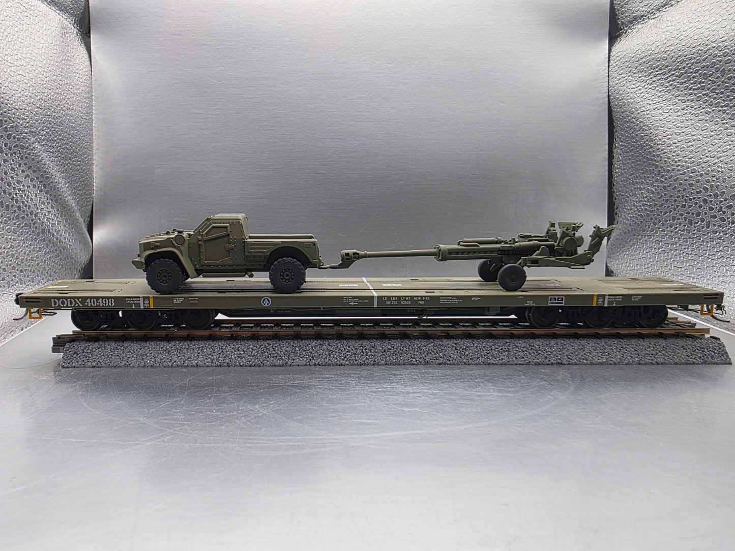 HO Scale 1:87 M777 155MM Howitzer Towed Position OD Green US Army