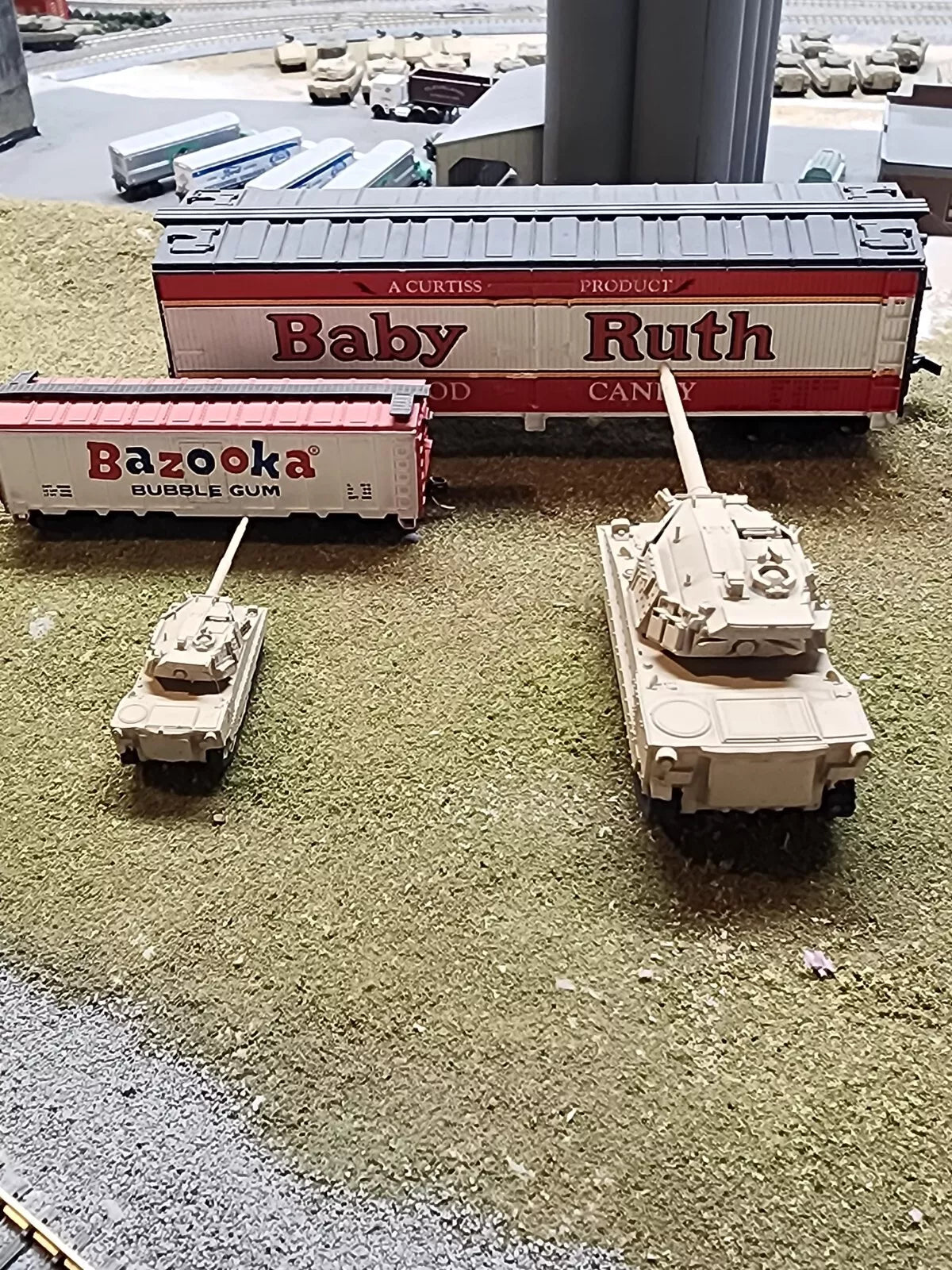 HO Scale 1:87 M8 Buford Armored Gun System Tank US Army - Desert Camo