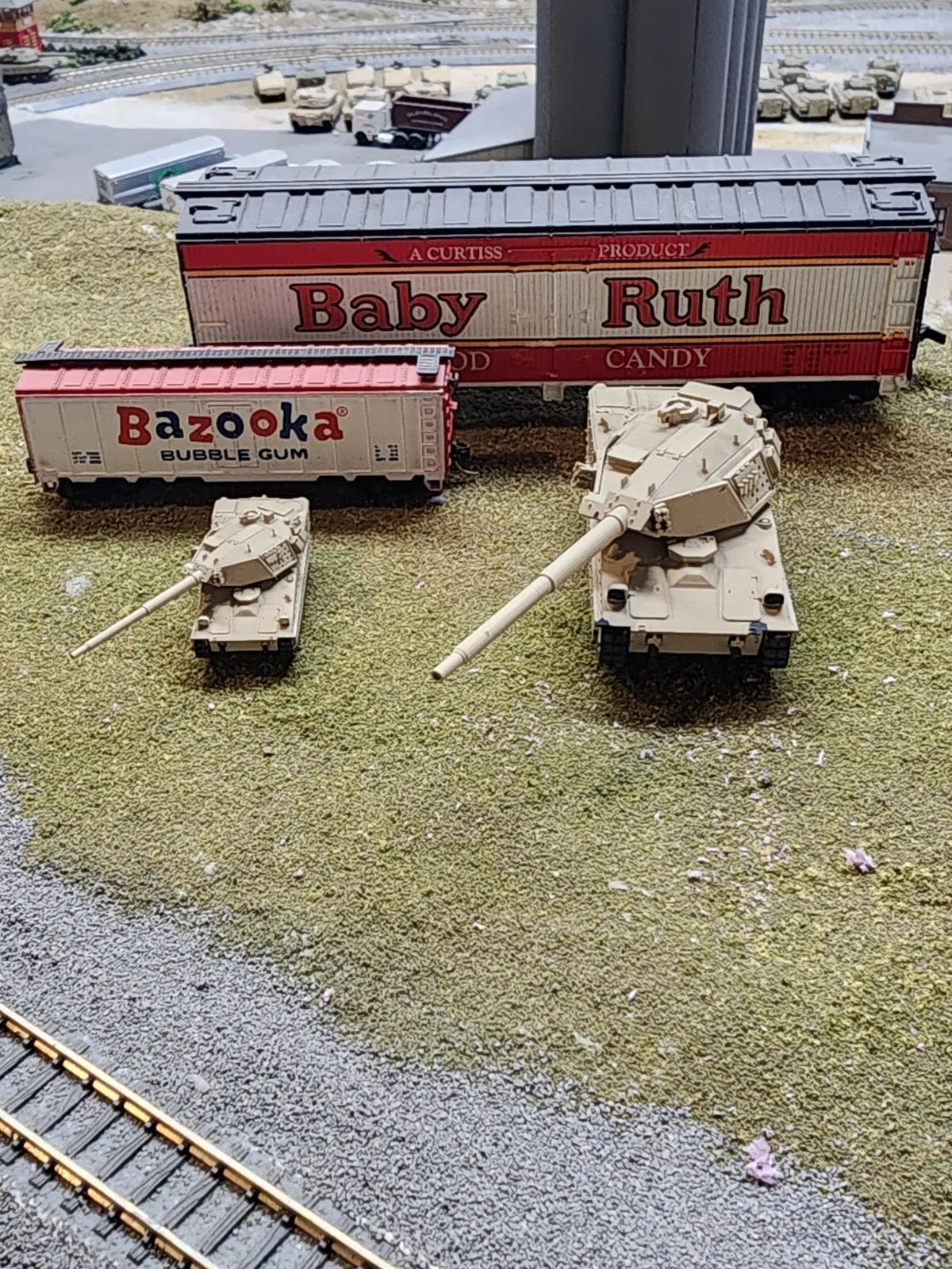 HO Scale 1:87 M8 Buford Armored Gun System Tank US Army - Desert Camo
