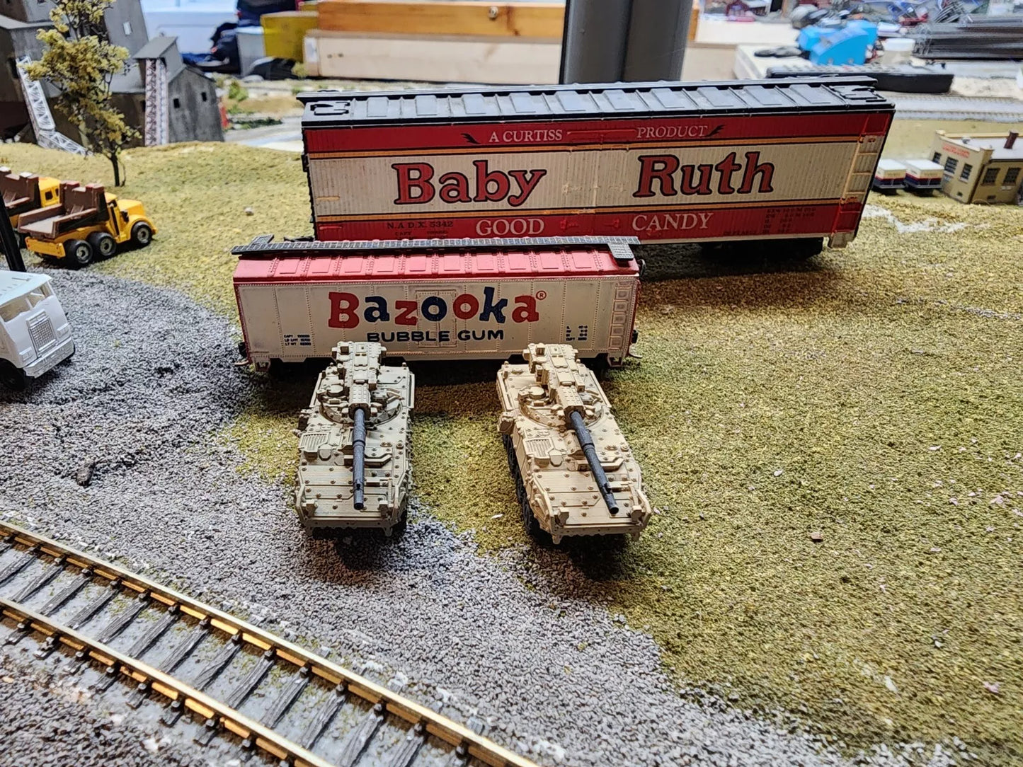 N Scale 1:160 M1128 Mobile Gun System US Army Desert Camo