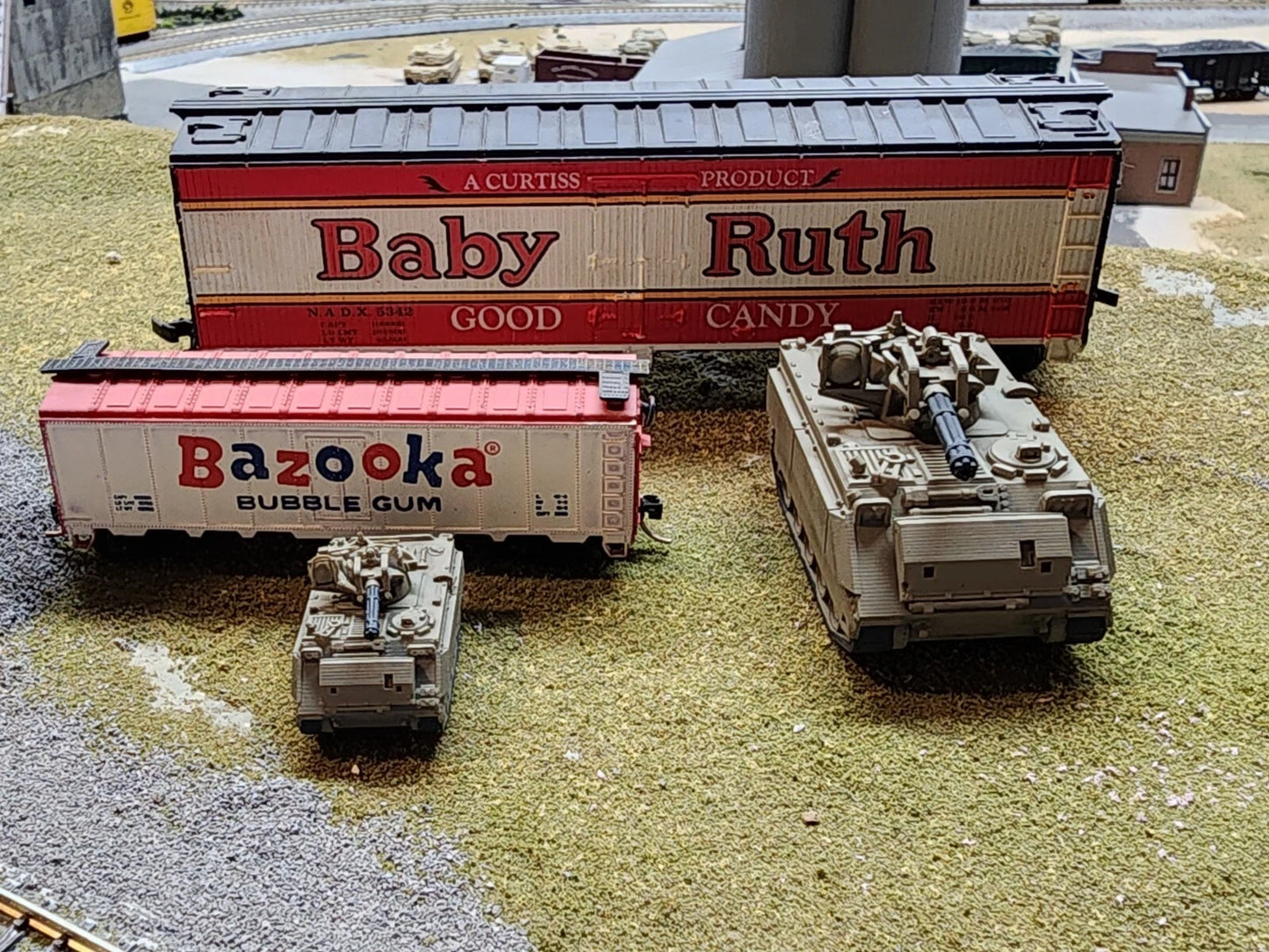 N Scale 1:160 M163 Vulcan Air Defense System (VADS) - US Army OD Green