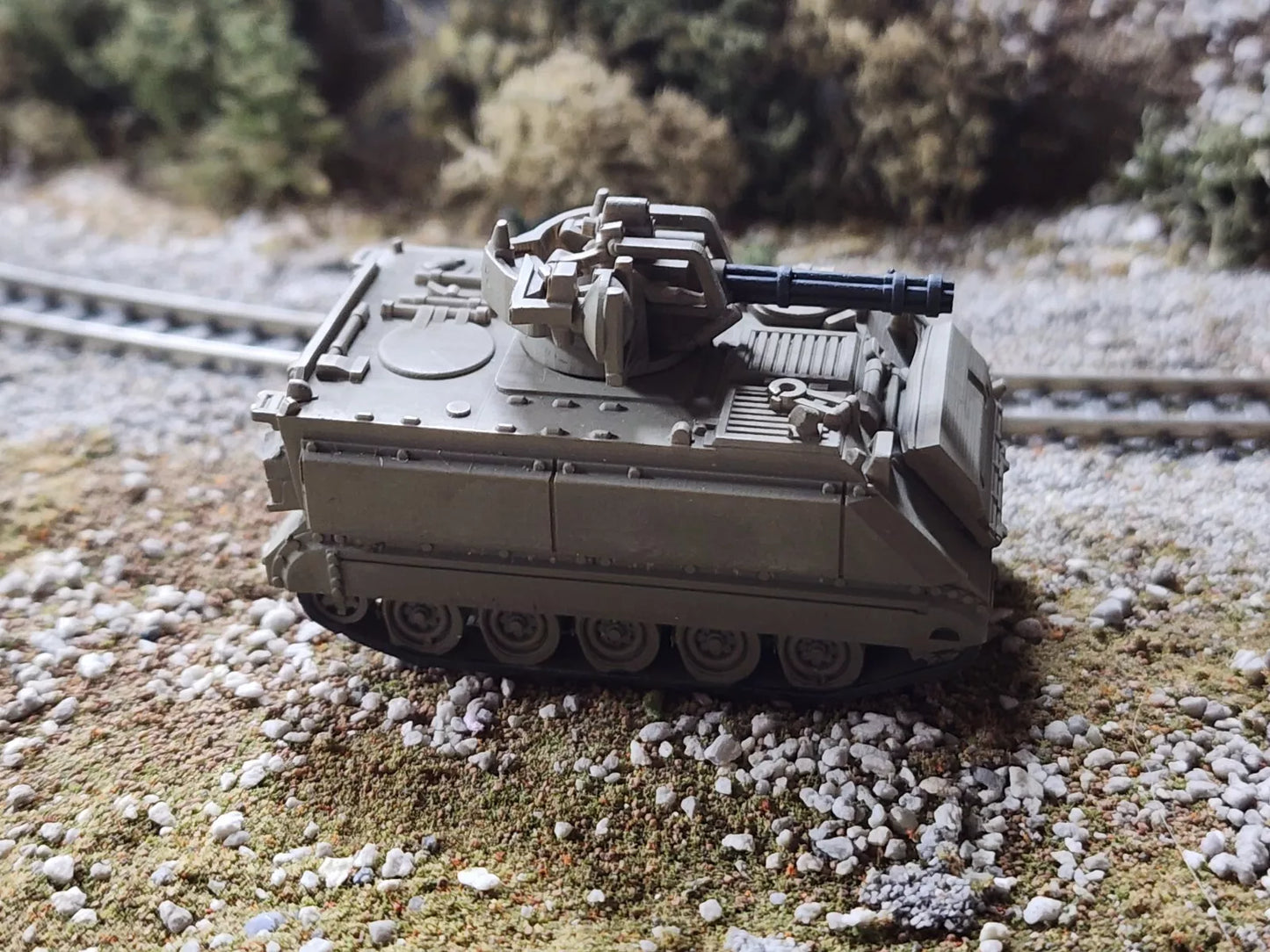 HO Scale 1:87 M163 Vulcan Air Defense System (VADS) - US Army OD Green