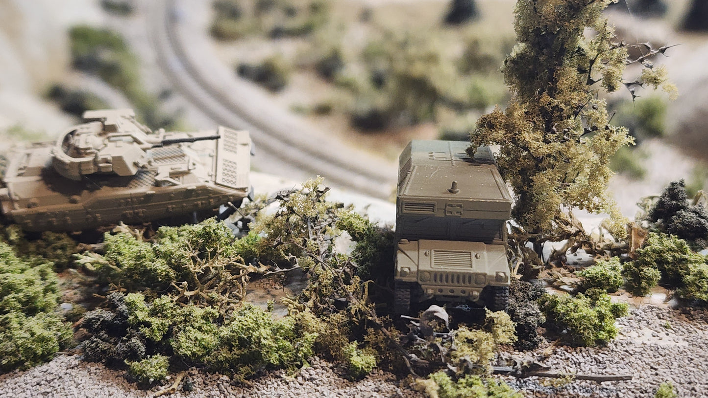 N Scale 1:160 HMMWV Humvee Hummer Ambulance - US Army OD Green