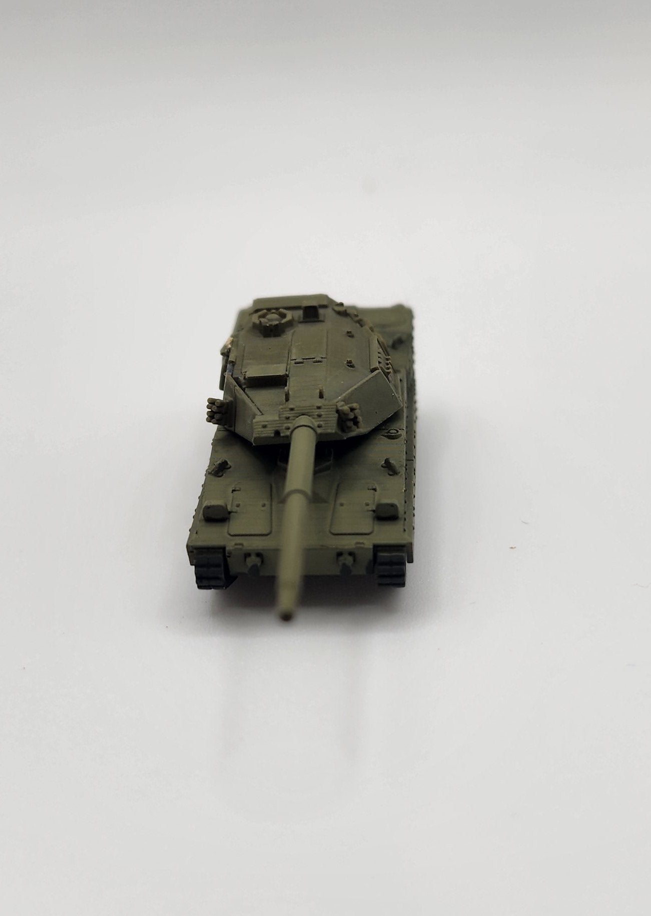 N Scale 1:160 M8 Buford Armored Gun System Tank OD Green US Army