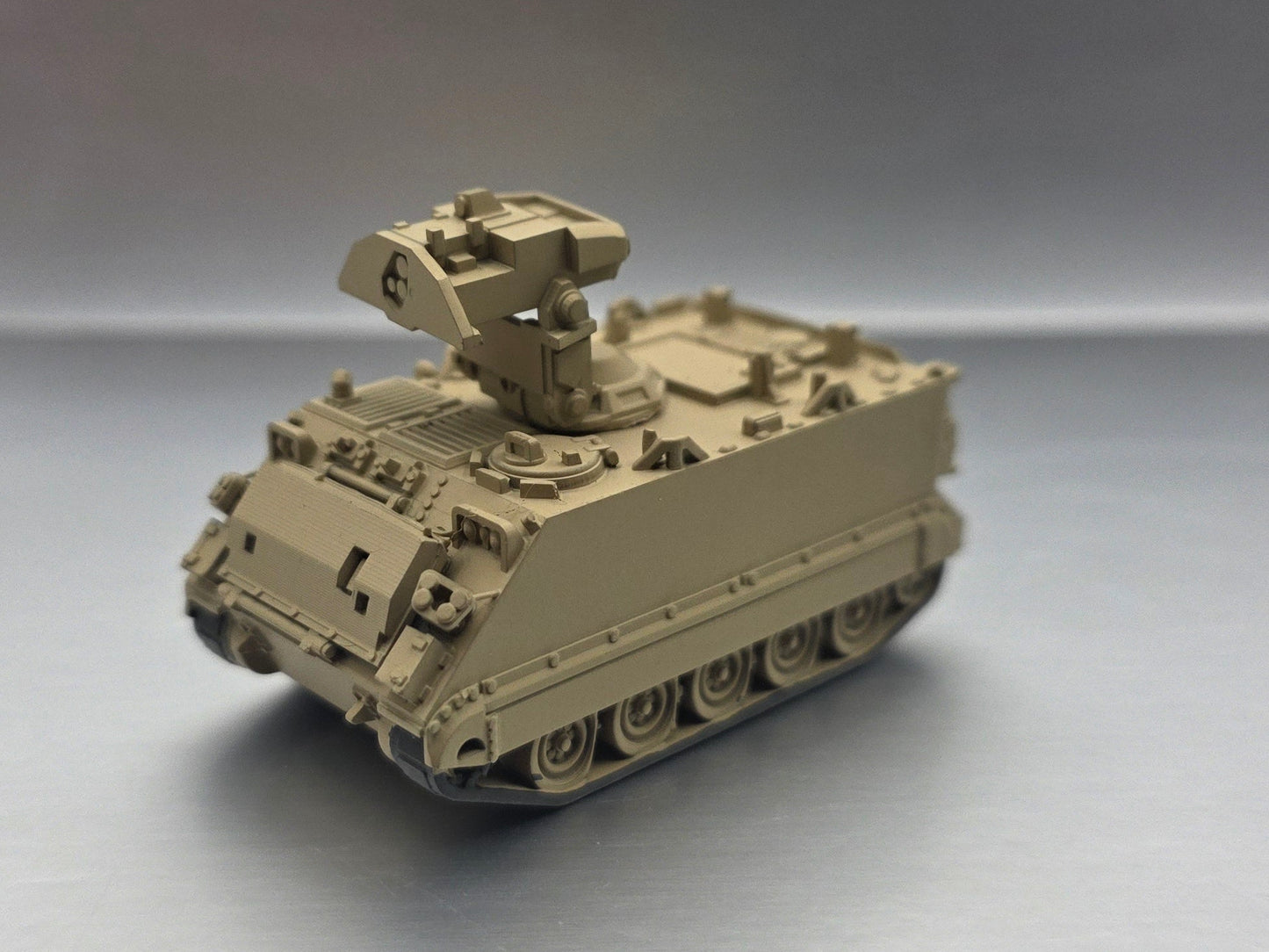 HO Scale 1:87  M981 FISTV (Fire Support Team Vehicle) US Army - Desert Camo