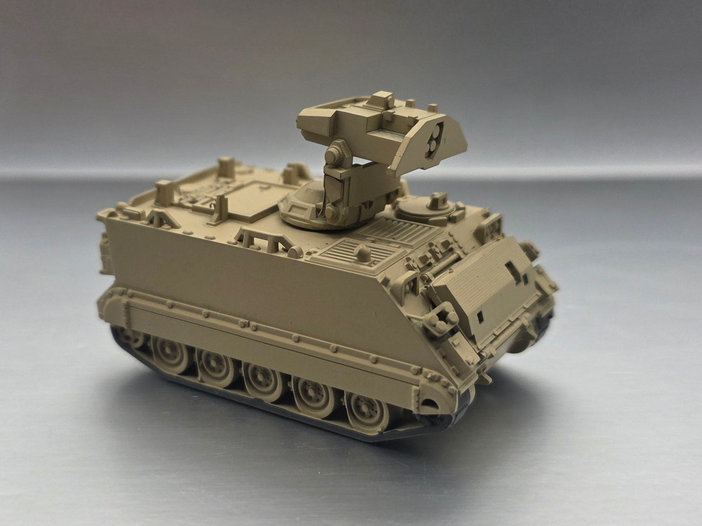 HO Scale 1:87  M981 FISTV (Fire Support Team Vehicle) US Army - Desert Camo