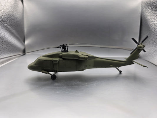 HO Scale 1:87 Sikorsky UH-60 Blackhawk Helicopter Trainload - US Army - OD Green