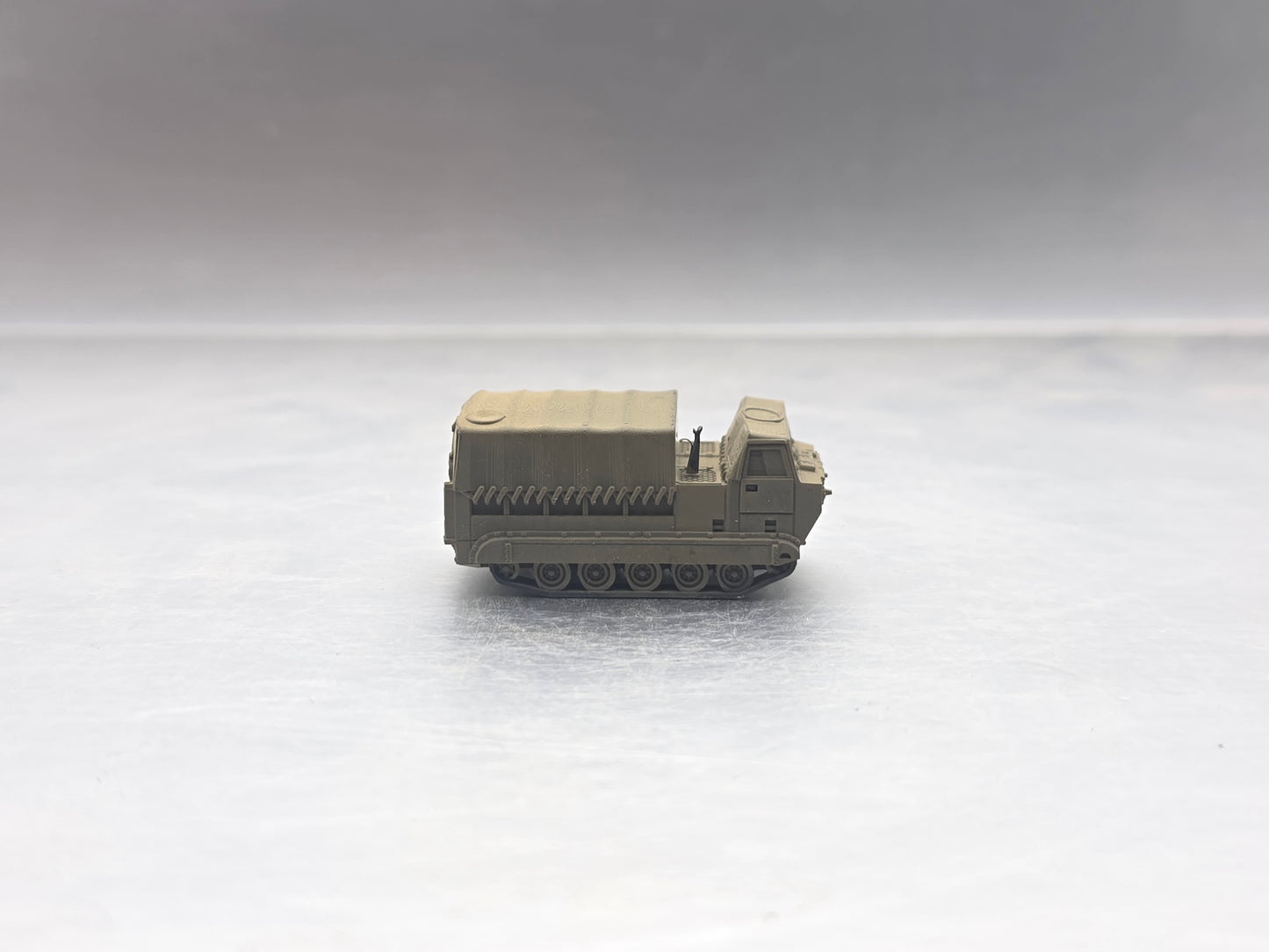 N Scale 1:160 M548 Tracked Cargo Carrier Covered OD Green US Army