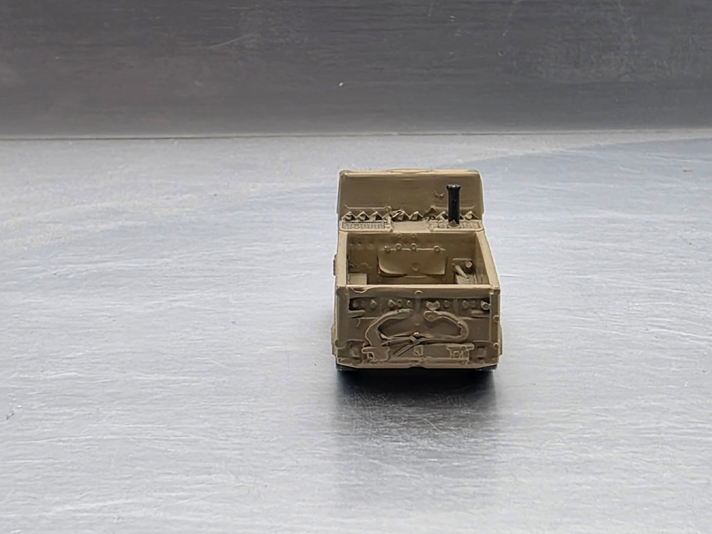 N Scale 1:160 M548 Tracked Cargo Carrier Open Bed Desert Camo US Army
