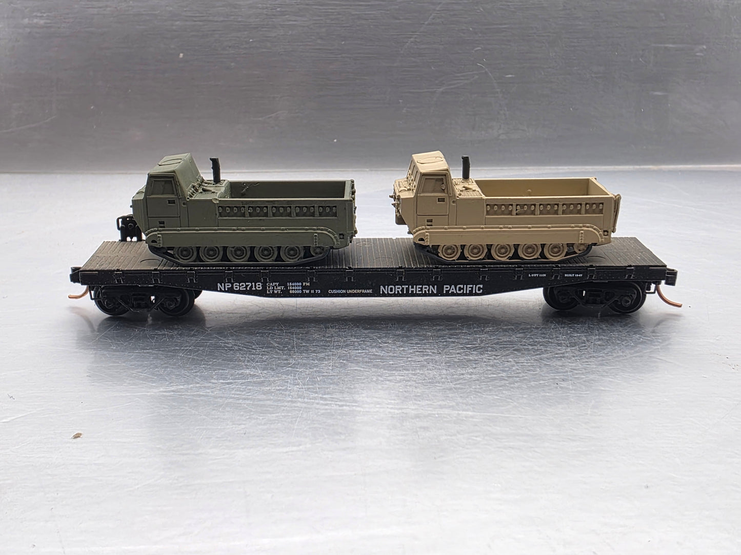 N Scale 1:160 M548 Tracked Cargo Carrier Open Bed Desert Camo US Army