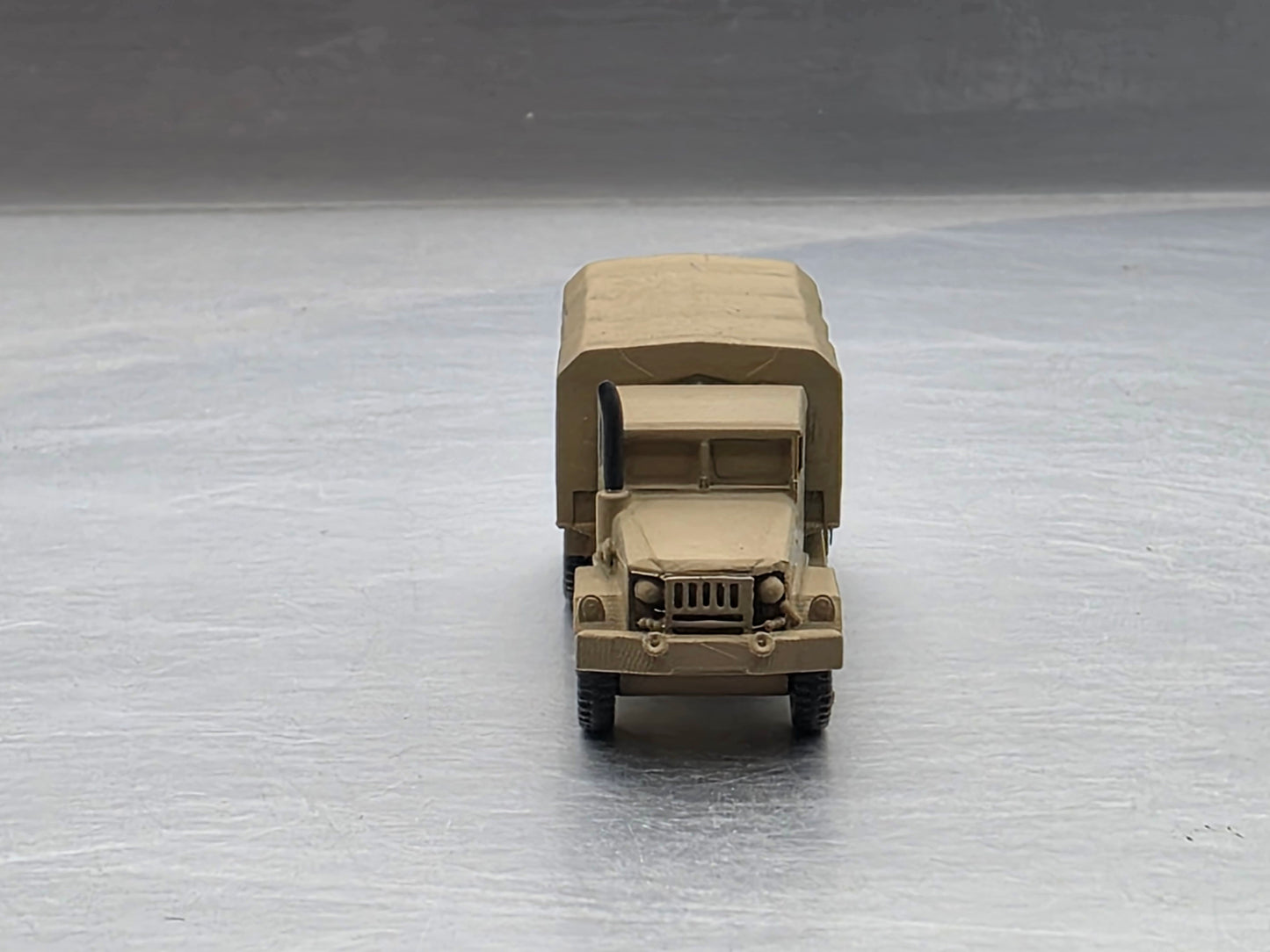 N Scale 1:87 M35 2½-ton 6×6 cargo truck Closed Bed Desert Camo "Deuce and a Half"
