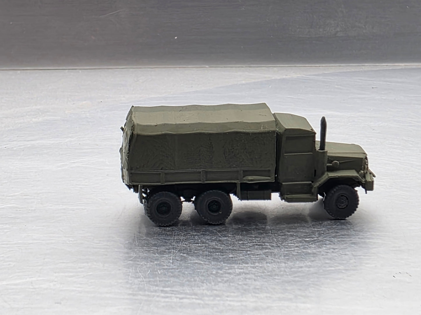 N Scale 1:87 M35 2½-ton 6×6 cargo truck Closed Bed OD Green "Deuce and a Half"
