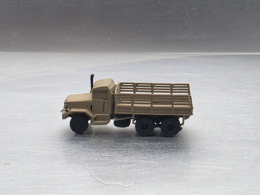 N Scale 1:160 M35 2½-ton 6×6 cargo truck Open Bed Desert Camo "Deuce and a Half"