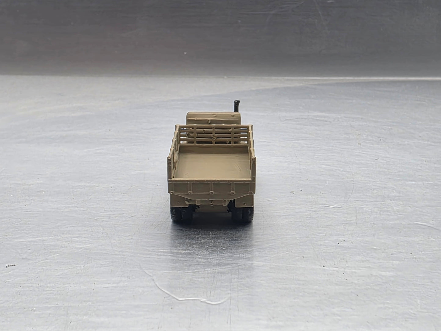 N Scale 1:160 M35 2½-ton 6×6 cargo truck Open Bed Desert Camo "Deuce and a Half"