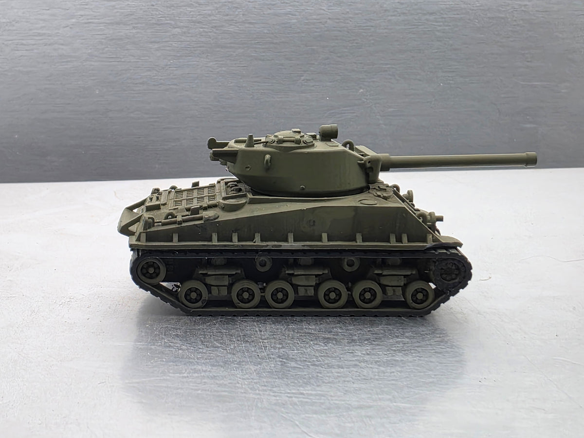 HO Scale 1:87 M4 Sherman M4A3E8 "Easy Eight"  Tank WWII - US Army OD Green