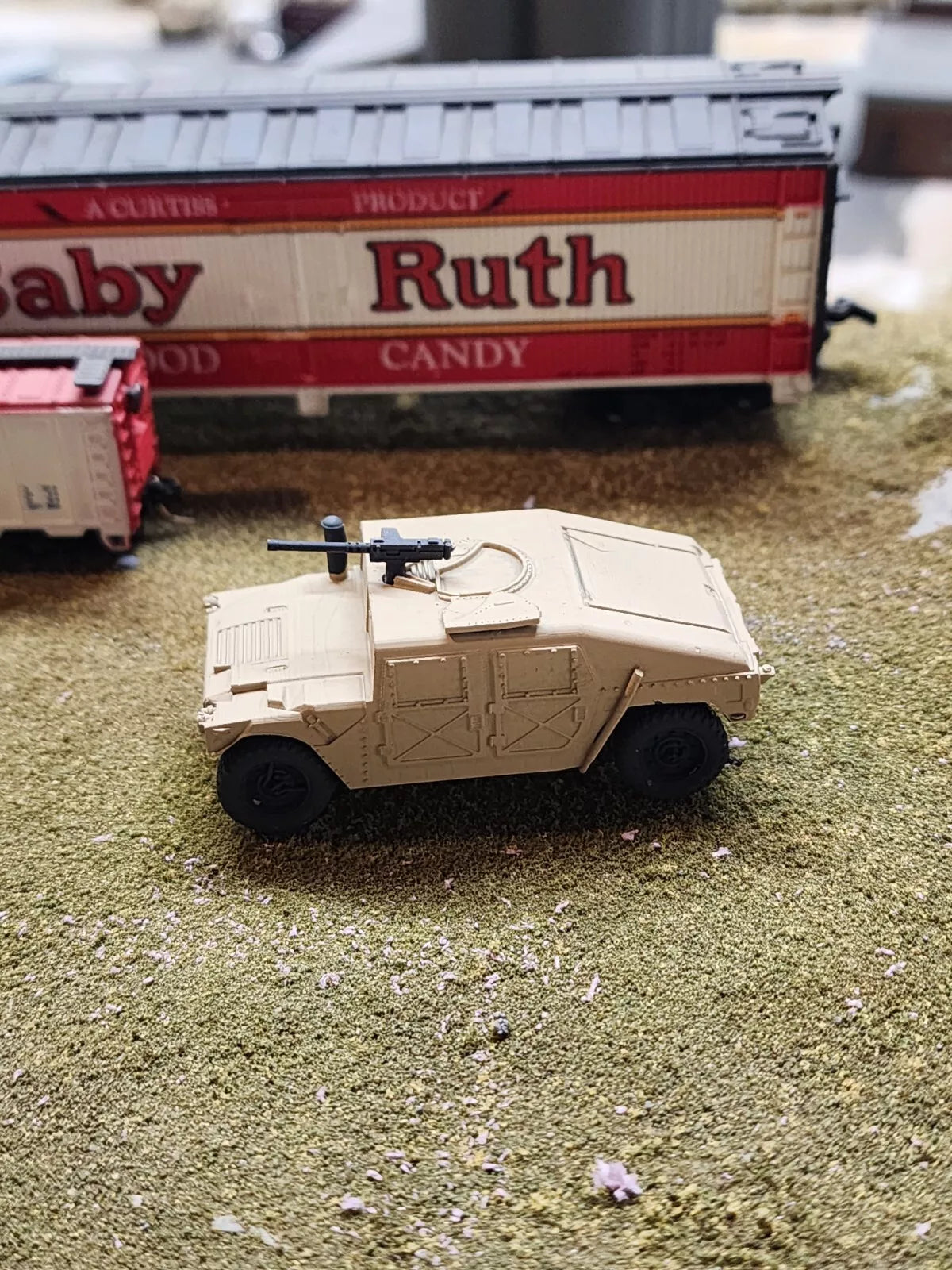 HO Scale 1:87 HMMWV Hummer US Army .50 CAL Machine Gun - Desert Camo