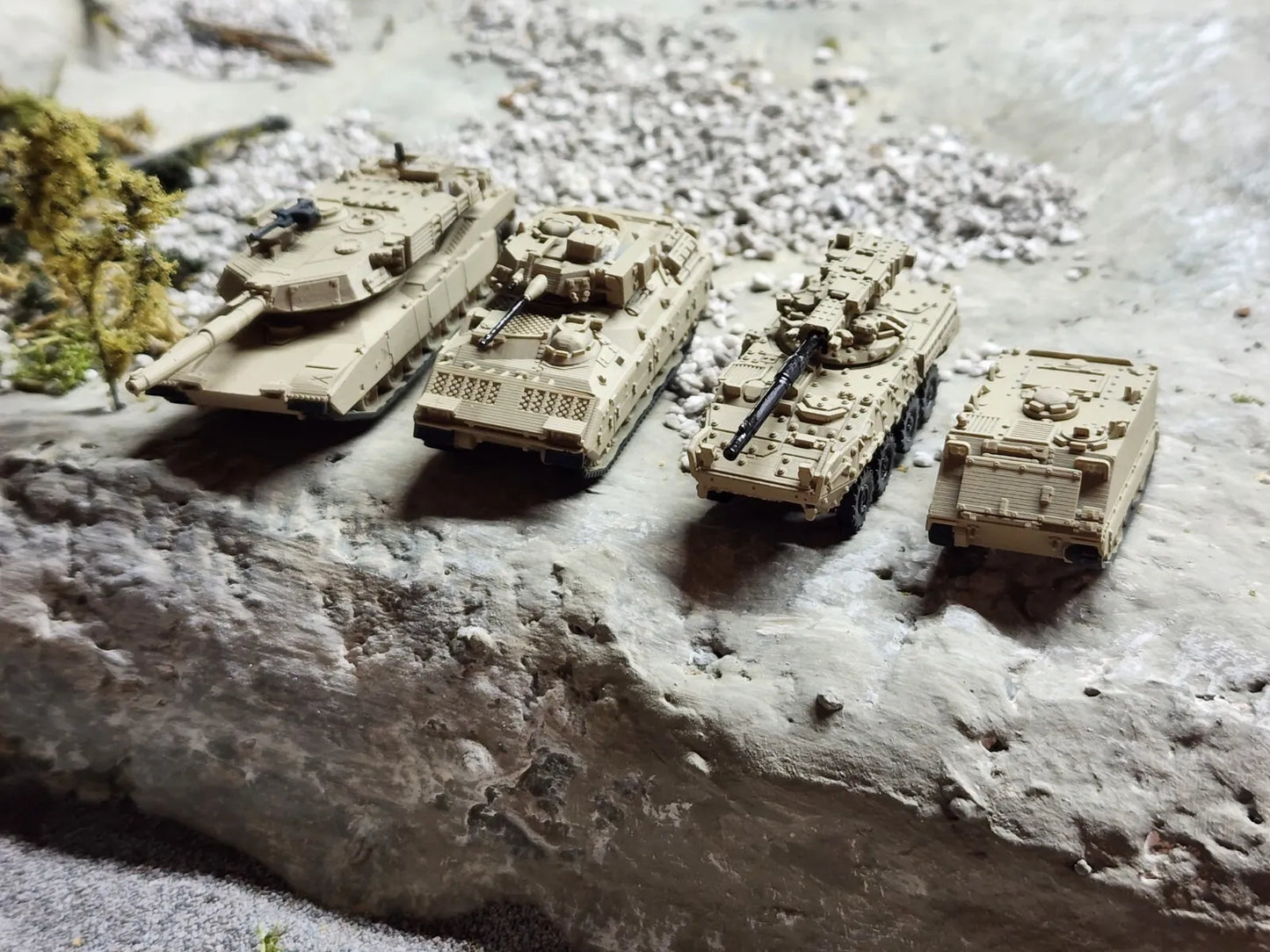 N Scale 1:160 M1A1 Abrams MBT US Army - Desert Camo