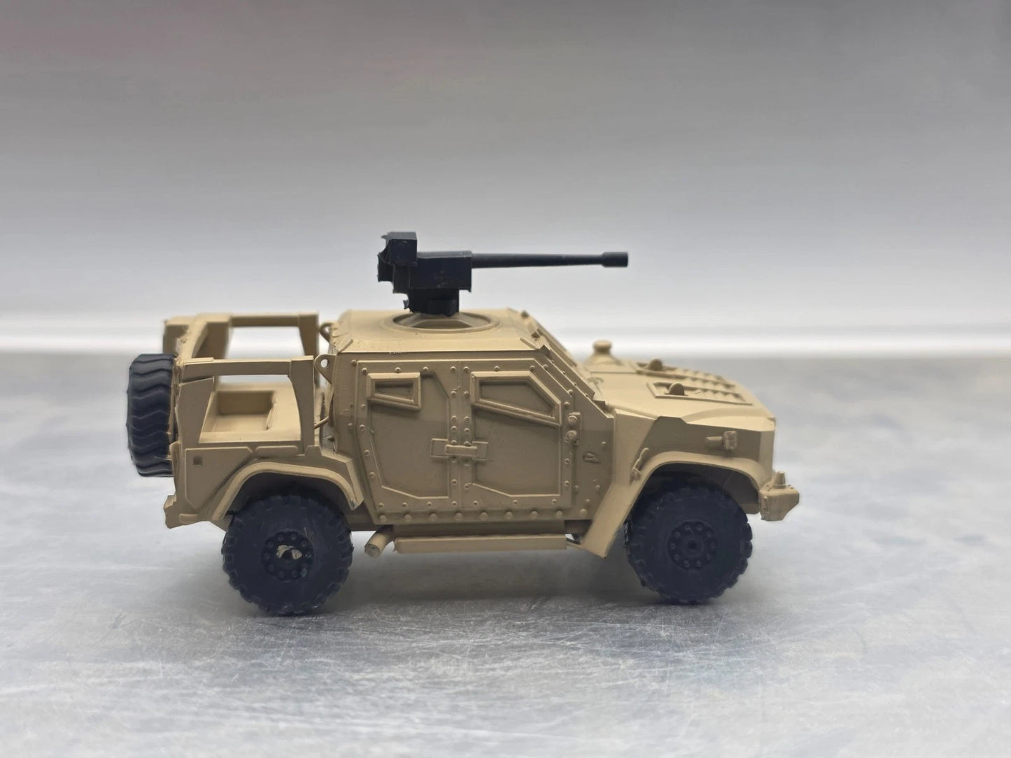 HO Scale 1:87 JLTV RWS Desert Camo US Army