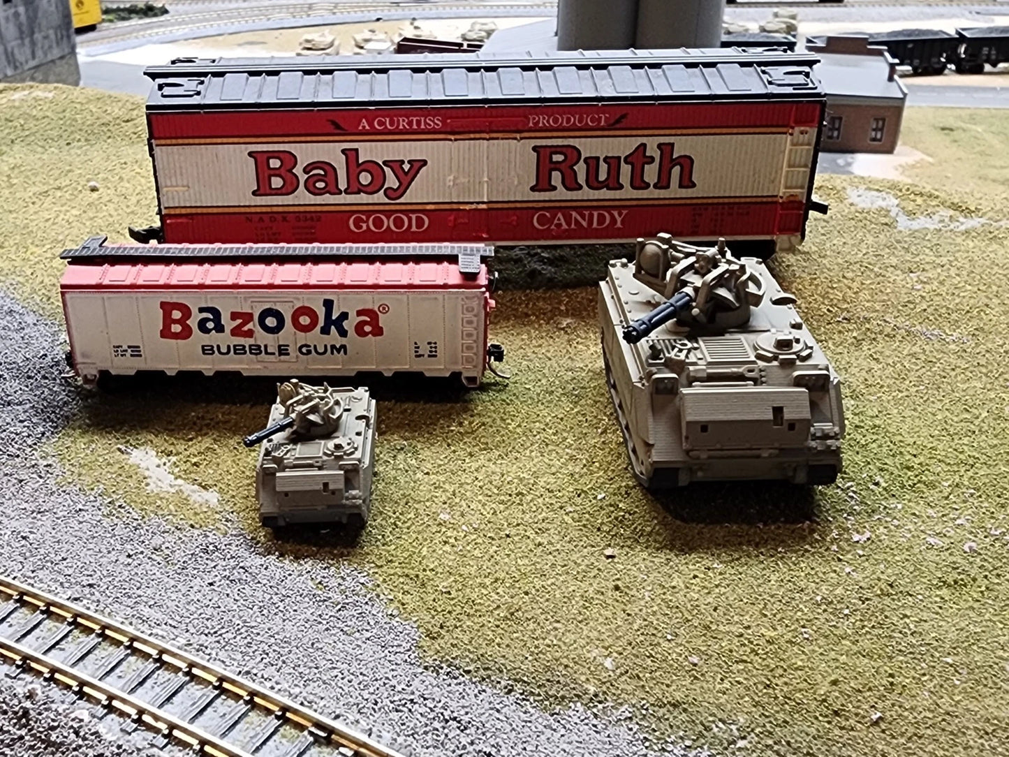 N Scale 1:160 M163 Vulcan Air Defense System (VADS) - US Army OD Green