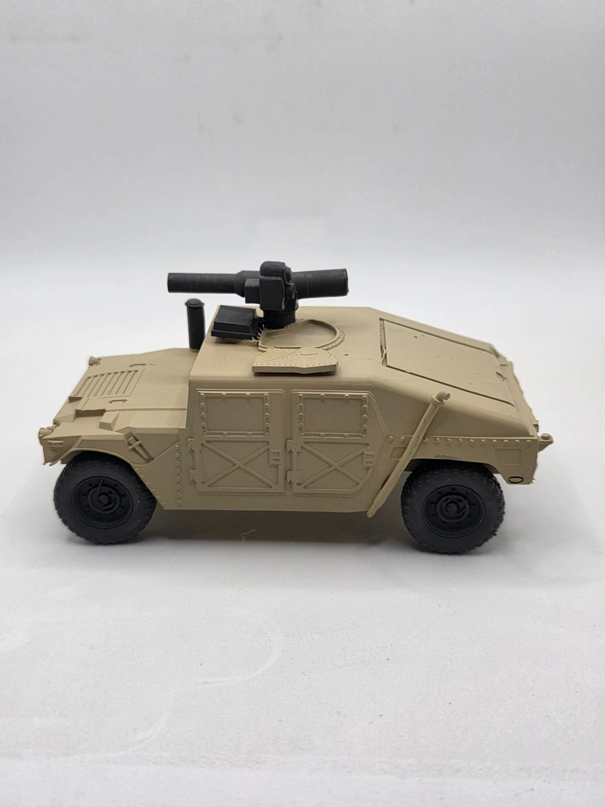 O Scale 1:48 HMMWV TOW - US Army Desert Camo