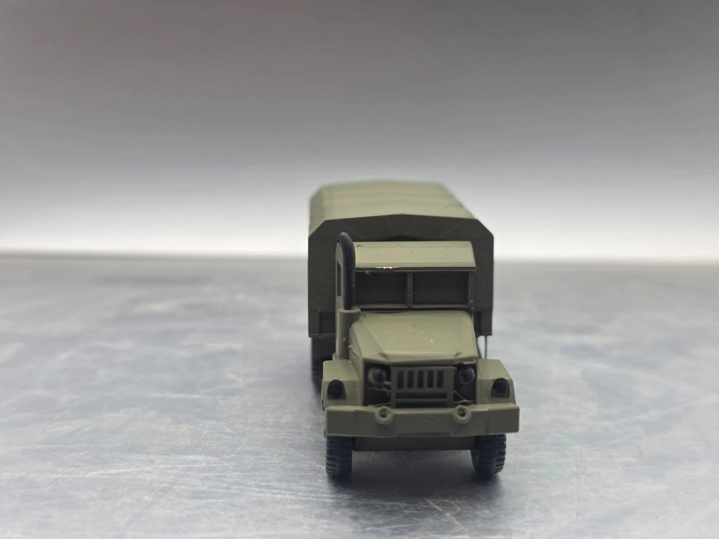 HO Scale 1:87 M35 2½-ton 6×6 cargo truck Closed Bed OD Green - "Deuce and a Half"