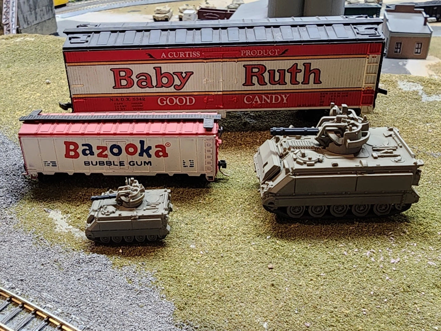 N Scale 1:160 M163 Vulcan Air Defense System (VADS) - US Army OD Green