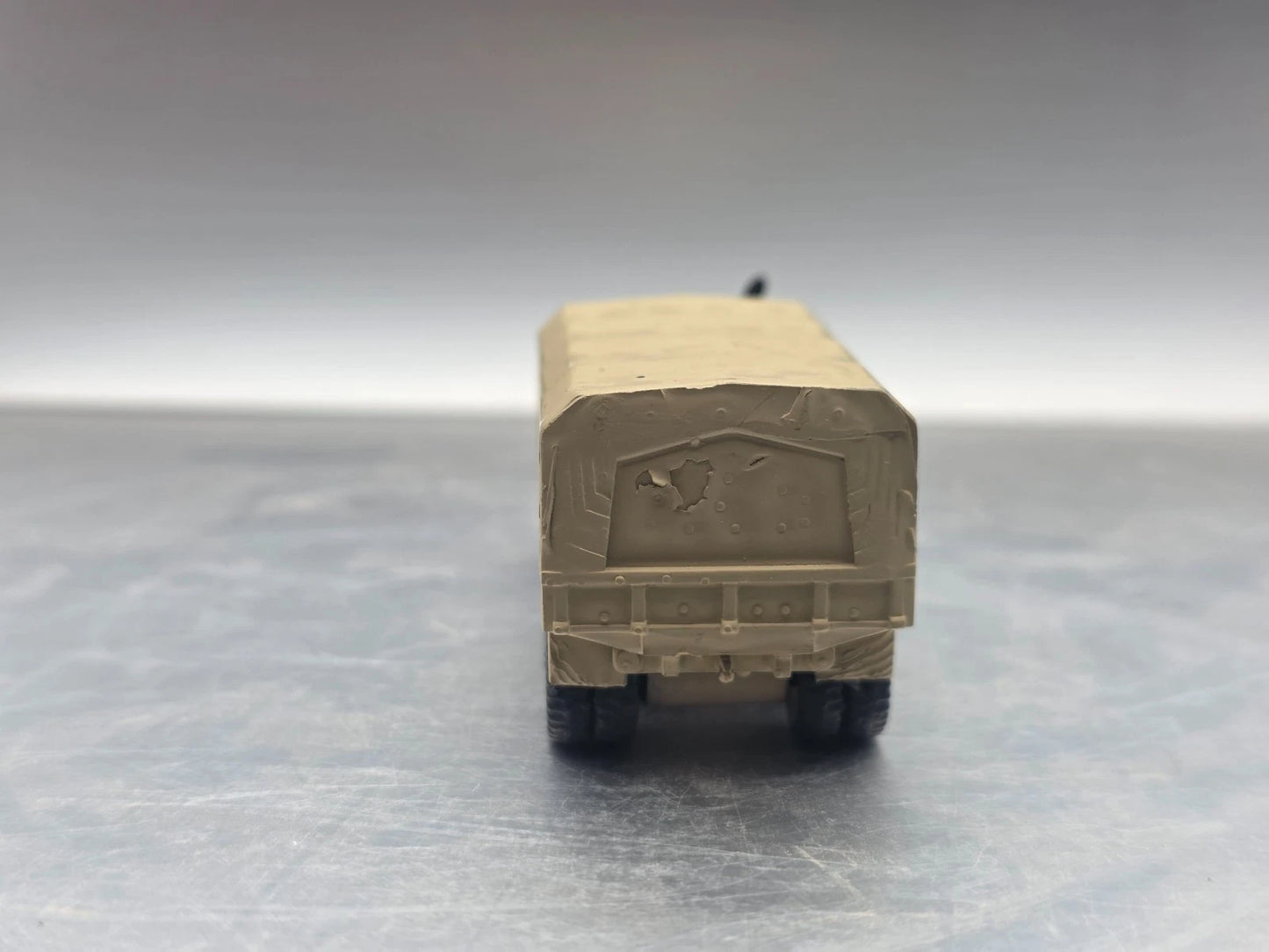 HO Scale 1:87 M35 2½-ton 6×6 cargo truck Closed Bed Desert Camo - "Deuce and a Half"