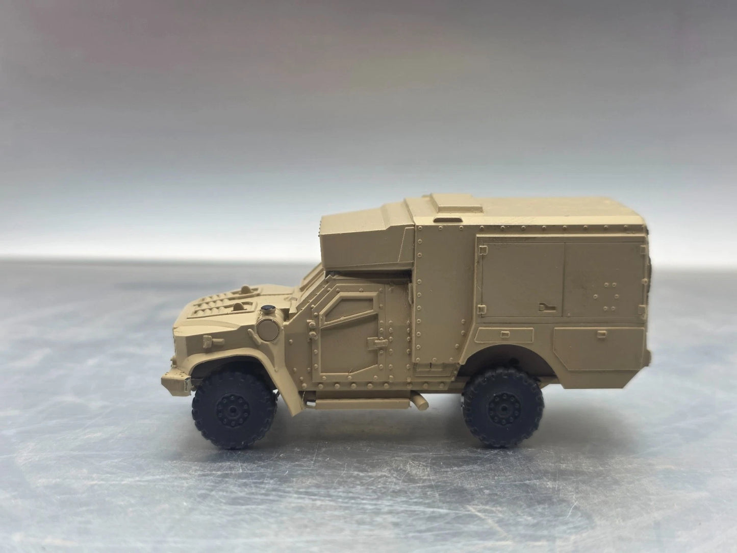 HO Scale 1:87 JLTV Ambulance Desert Camo US Army