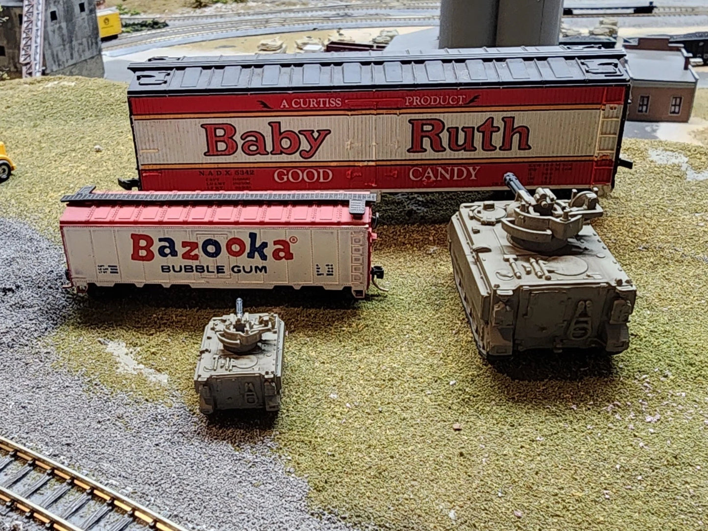 N Scale 1:160 M163 Vulcan Air Defense System (VADS) - US Army OD Green