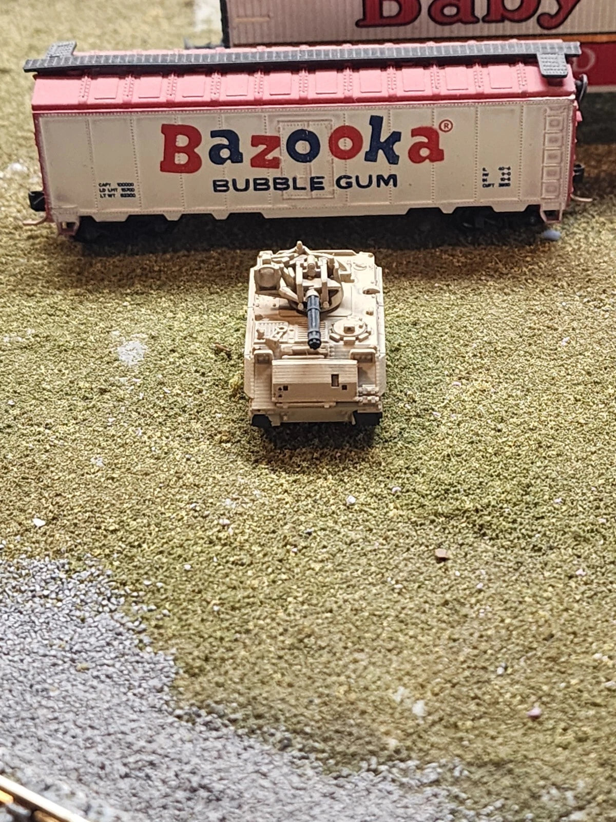 N Scale 1:160 M163 Vulcan Air Defense System (VADS) - US Army Desert Camo