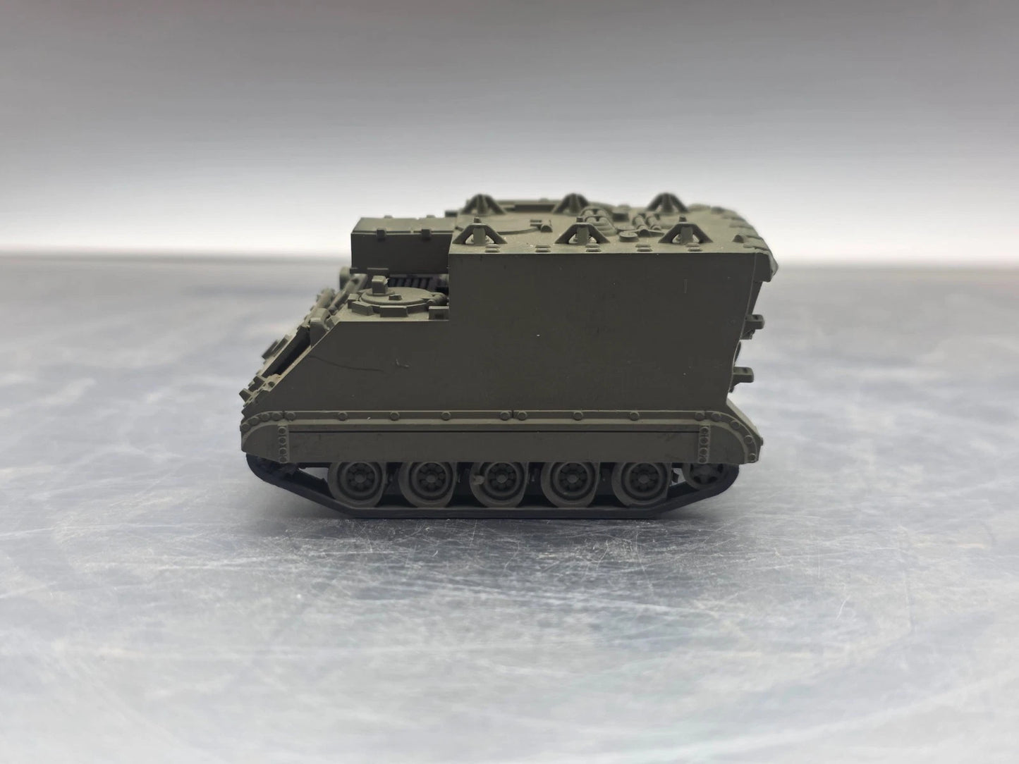 HO Scale 1:87 M577 Command Post Carrier - US Army OD Green