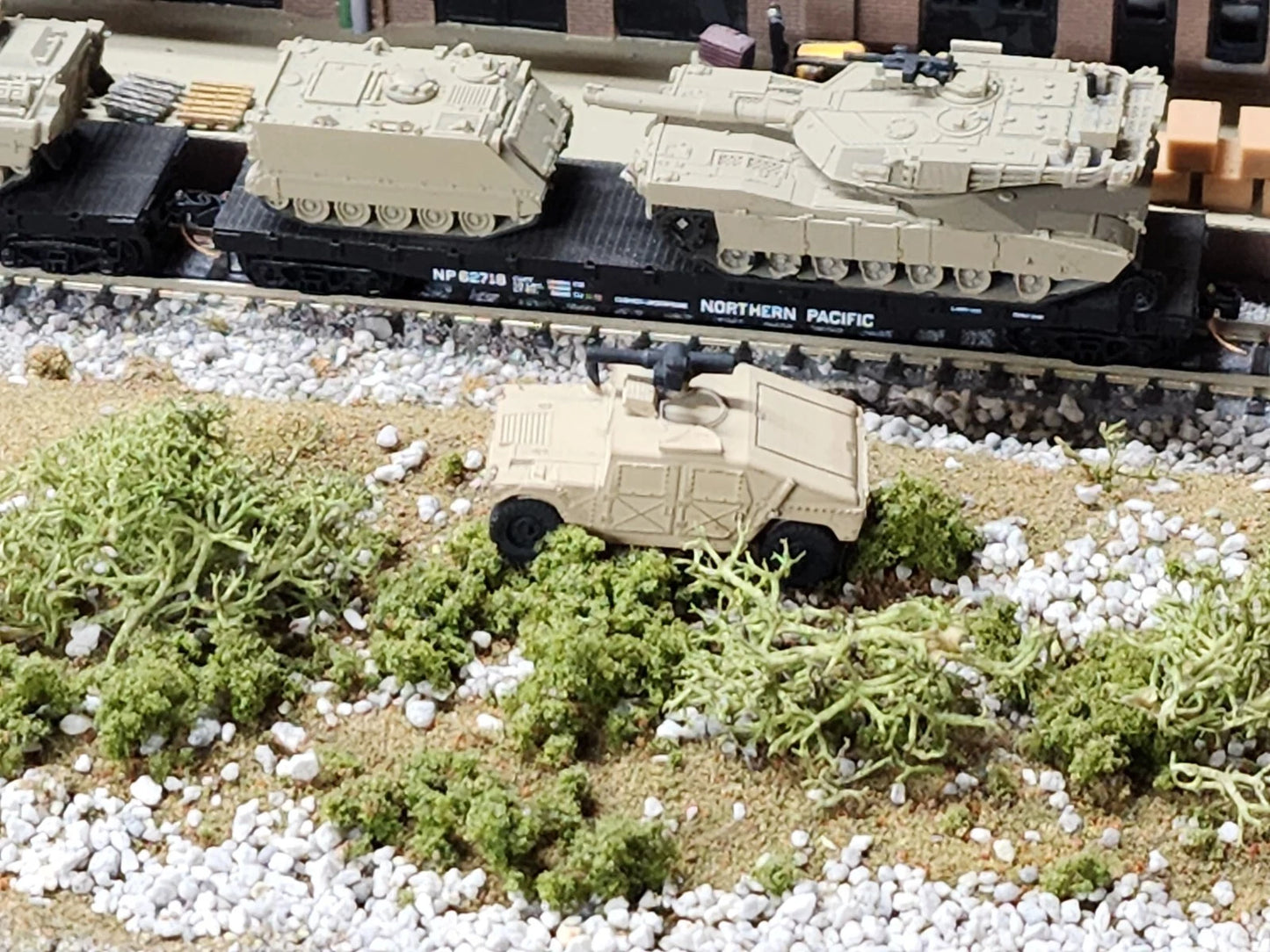 N Scale 1:160 HMMWV TOW Launcher- US Army Desert Camo