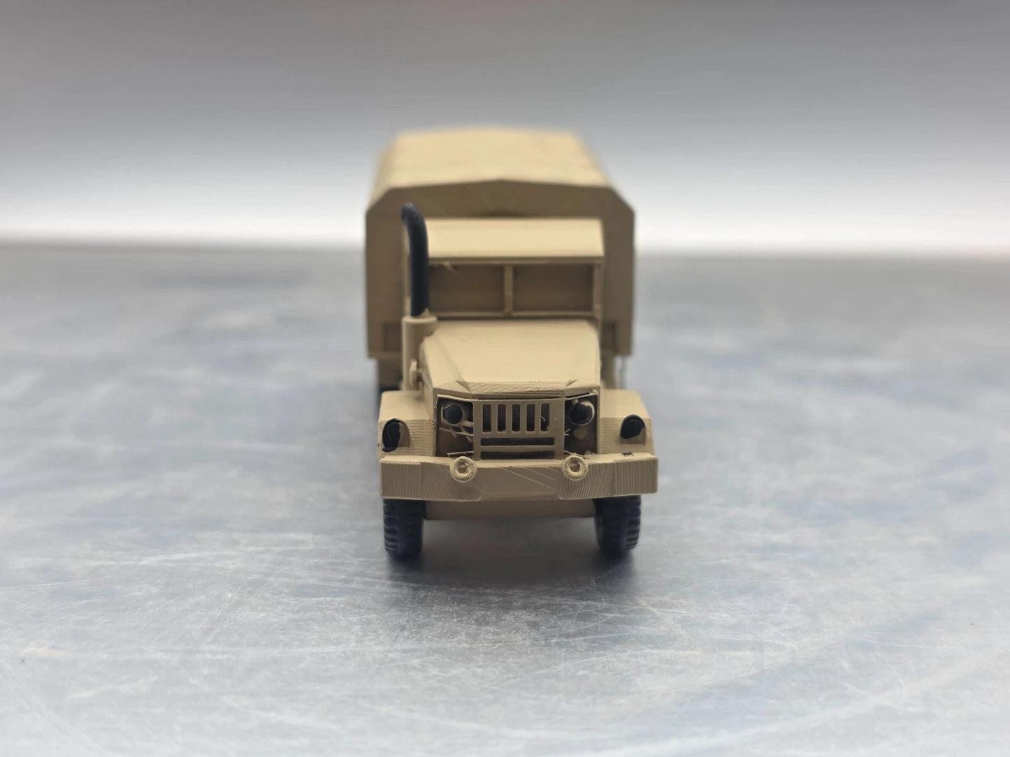 HO Scale 1:87 M35 2½-ton 6×6 cargo truck Closed Bed Desert Camo - "Deuce and a Half"