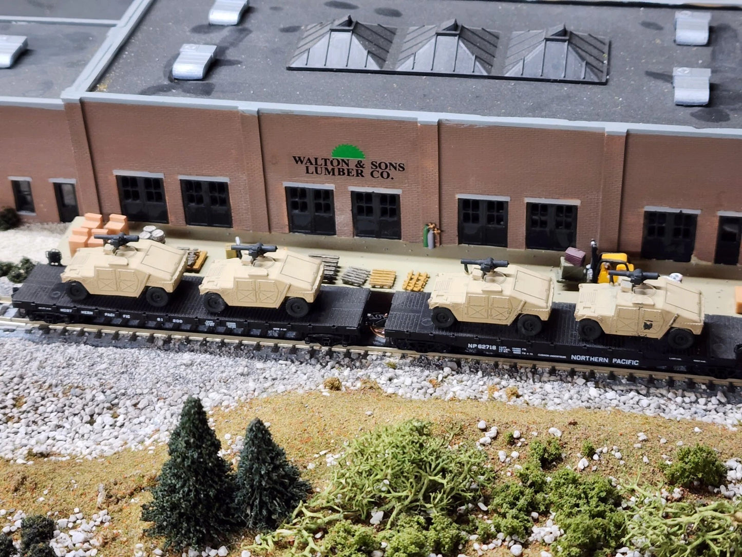 N Scale 1:160 HMMWV TOW Launcher- US Army Desert Camo