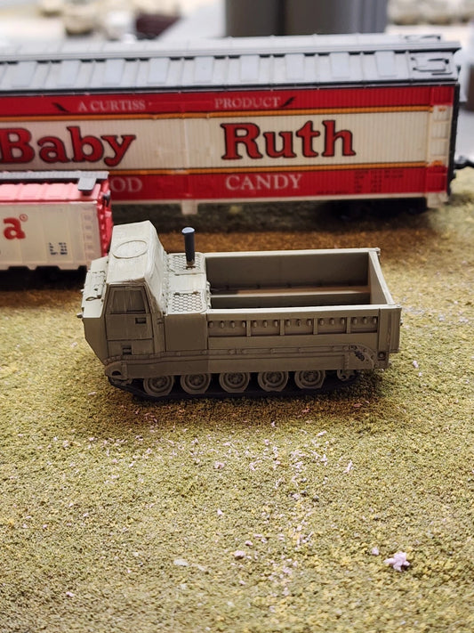 HO Scale 1:87 M548 Tracked Cargo Carrier un-Covered OD Green US Army