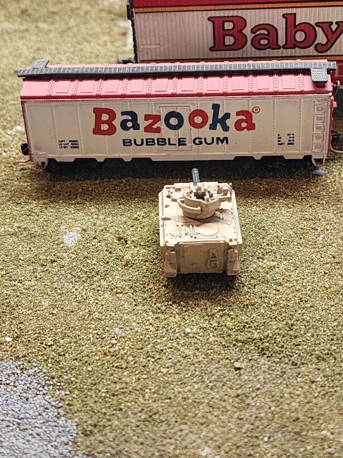 N Scale 1:160 M163 Vulcan Air Defense System (VADS) - US Army Desert Camo