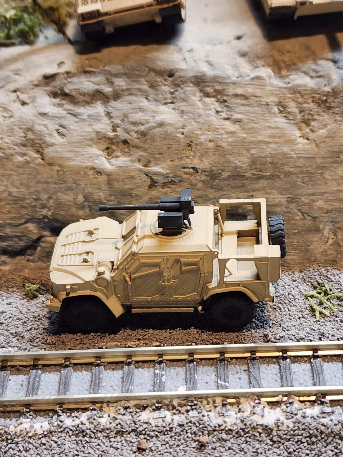 N Scale 1:160 Joint Light Tactical Vehicle RWS (JLTV) - US Army Desert Camo